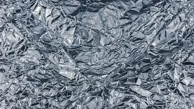 Prace plastyczne z folii aluminiowej – kreatywne ozdoby i pr