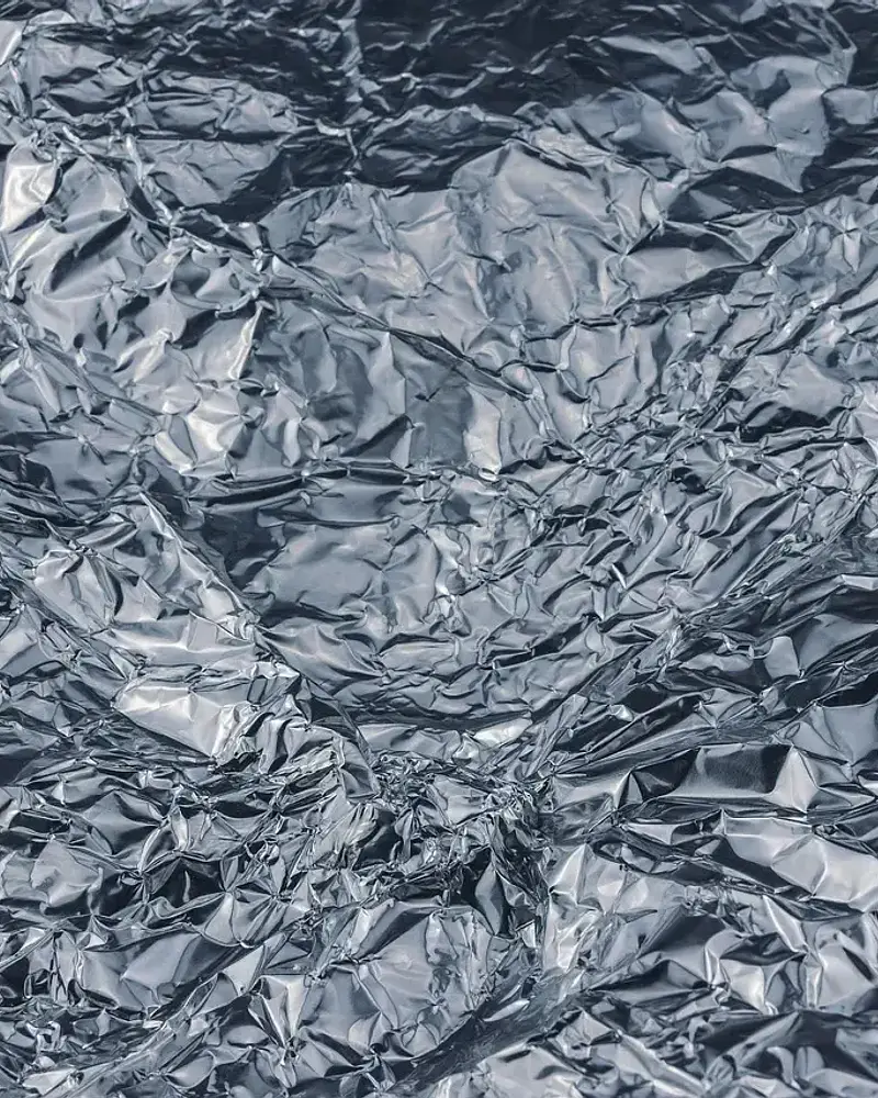 Prace plastyczne z folii aluminiowej – kreatywne ozdoby i pr