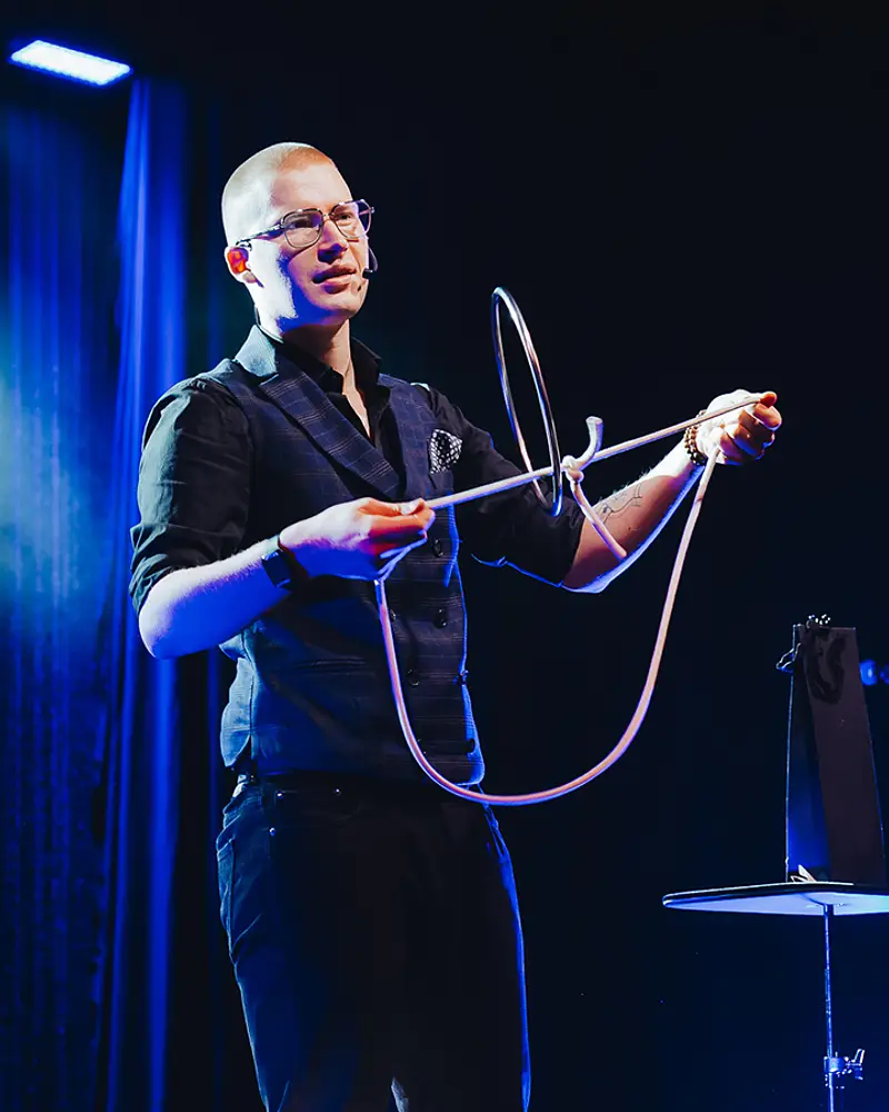 Iluzjonista Warszawa – pokaz iluzji na event firmowy